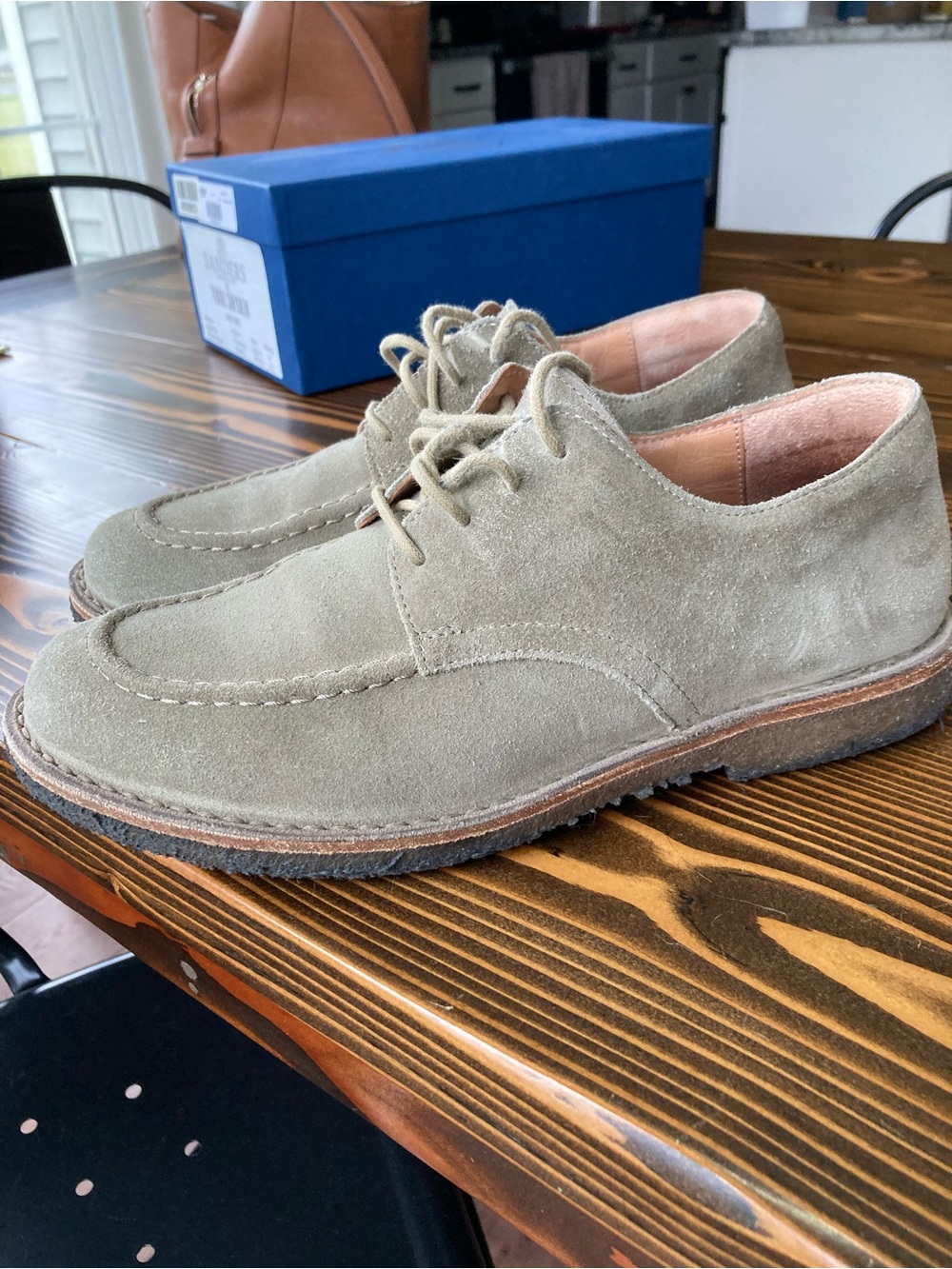 Astorflex suede shoe